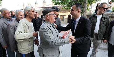 baskan-kalayci-bayramlasma-programina-katildi.jpg