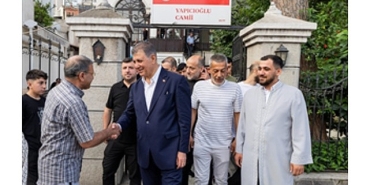 baskan-tugay-vatandaslarla-bayramlasti.jpg