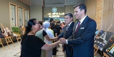 baskan-zeyrek-belediye-calisanlariyla-bayramlasti.jpg