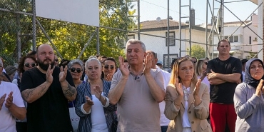 guzelbahcede-iki-acilis-ardindan-bayramlasma.jpg