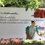 inegol-belediyesi-mezarliklarda-9-bin-adet-cicek-dagitti.jpg