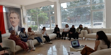 kalpten-kalbe-bir-yol-vardir-semineri-yogun-ilgi-gordu.jpg