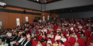 kartepe-belediyesi-genc-akademi-4-donem-mezunlarini-gururla-ugurladi.jpg