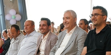 kemalpasa-belediyesi-gunduz-bakimevlerinde-yil-sonu-coskusu.jpg