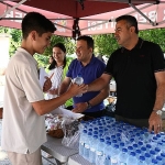 kemer-belediyesinden-lgsye-giren-ogrencilere-su-ve-seker.jpg