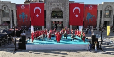 konyanin-darulmulk-olusunun-928-yil-donumu-buyuk-bir-coskuyla-kutlandi.jpg