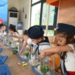 minikler-deniz-canlilarini-kesfetti.jpg