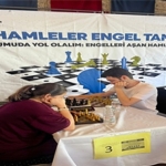 satranc-turnuvasinda-hamleler-engelleri-asti.jpg