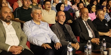 selcuklu-sanat-akademisi-ferdi-tayfuru-sarkilariyla-yad-etti.jpg