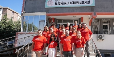 vodafone-gonulluleri-elazigda-iyiligin-yaninda-durdu.jpg