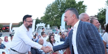baskan-buyukakin-kazani-acti-ilk-helvalari-dagitti.jpg
