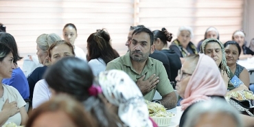 baskan-mutlu-birlik-sofrasinda-canlarla-bir-araya-geldi.jpg