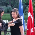 doc-dr-leman-figen-yilmaza-fransadan-sanat-ve-edebiyat-sovalyesi-nisani.jpg