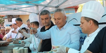 edremit-belediyesinde-asure-hayirlari-basladi.jpg