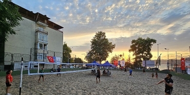 golcukte-her-yil-senlige-donusen-turnuva-basladi.jpg
