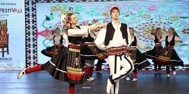 inegolde-kultur-sofrasi-kuruldu-10-ulkenin-temsilcileri-ayni-masada-bulustu.jpg