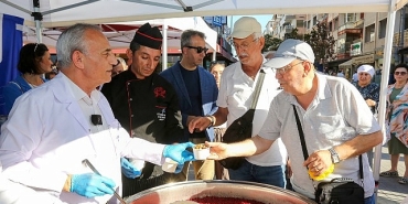 kucukcekmece-belediyesinden-binlerce-kisiye-asure-ikrami.jpg