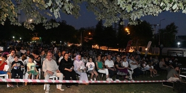 osmangazide-cocuklar-acik-hava-sinemasinda-bulustu.jpg