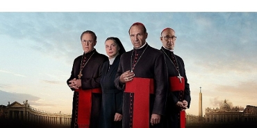 yapi-kredi-bomontiada-acik-hava-film-gosteriminde-bu-hafta-conclave.jpg