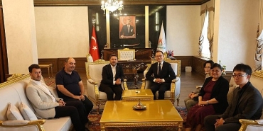 cin-halk-cumhuriyeti-buyukelcisi-xuebin-belediye-baskani-ariyi-ziyaret-etti.jpg