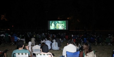 inegolde-acik-hava-sinemasi-etkinligi-duzenlendi.jpg