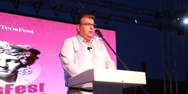 teosfest-basladi-sanatcilar-sehri-seferihisar-sanatla-bulustu.jpg