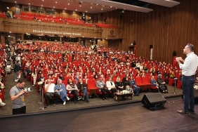 beyhan-budak-ruh-sagligina-isik-tuttu.jpg