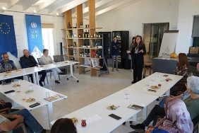 cesme-belediyesinden-dunya-kadin-ciftciler-gununde-anlamli-bulusma.jpg