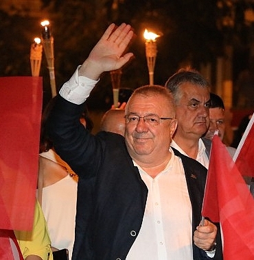 cumhuriyet-ozgurlugun-esitligin-ve-demokrasinin-adidir.jpg