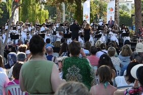 kemerde-sokak-hayvanlari-yararina-ucuncu-konser.jpg