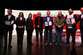 kitap-fuarinda-sehrengiz-kitabi-tanitildi.jpg