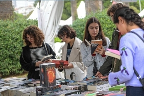 kulturparkta-izmir-kitap-fuari-ruzgari.jpg