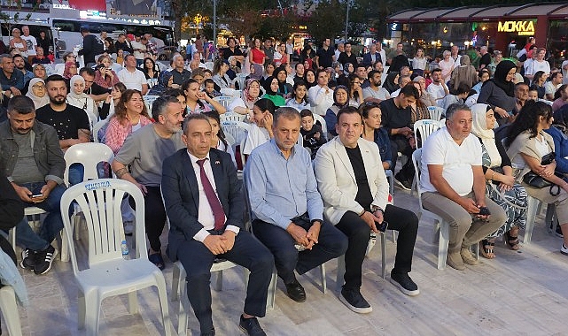 minik-ogrencilerden-cumhuriyet-bayrami-kutlamasi.jpg