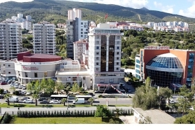 narlidere-belediyesinden-minik-ogrencilere-canta-ve-kirtasiye-destegi.jpg