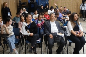 yazar-ikiz-kardesler-kocaeli-kitap-fuarina-renk-katti-kitap-yazmak-isteyenler-cok-okusun.jpg