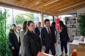 bayraklida-bahar-evi-kapilarini-acti.jpg