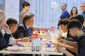 izmir-il-milli-egitim-muduru-dr-omer-yahsi-sehit-prof-dr-ilhan-varank-anadolu-imam-hatip-lisesi-pansiyonunu-ziyaret-etti.jpg