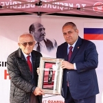 kaysin-kuliyevin-yeni-bustu-torenle-acildi.jpg