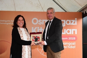 osmangazi-kitap-fuari-tum-hiziyla-devam-ediyor.jpg