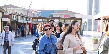 osmangazi-kitap-fuarina-ilgi-artarak-devam-ediyor.jpg