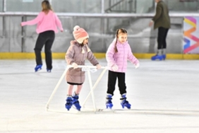 buyuksehir-kulturpark-ve-bostanlida-buz-pisti-kuruyor.jpg