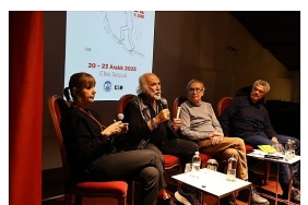 mizah-nefes-aldirir-9-izmir-mizah-festivali-panellerle-devam-etti.jpg