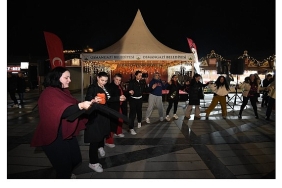 yeni-yil-festivali-aksam-saatlerine-renk-katti.jpg