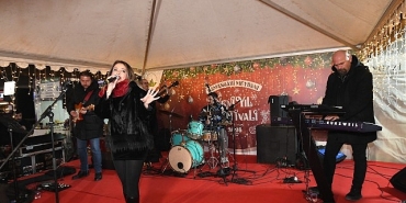 yeni-yil-festivalinde-sarkilar-bursalilarin-icini-isitti.jpg