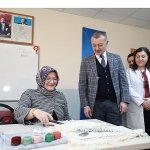 baskan-buyukakin-ko-mek-kursiyerlerini-ziyaret-etti.jpg