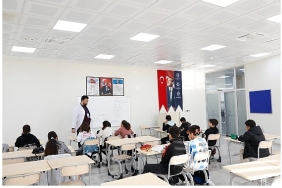 baskan-cercioglunun-destekleriyle-her-yastan-vatandas-ingilizce-ogreniyor.jpg