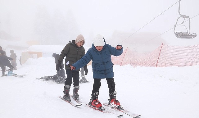 osmangazi-belediyesinden-cocuklara-uludagda-kayak-surprizi.jpg