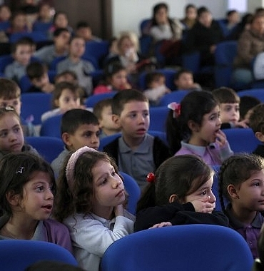 yenipazarda-cocuklar-baskan-cercioglunun-calismalari-ile-tiyatroyla-bulustu.jpg