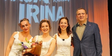 ayvalik-kadin-oyunlari-festivali-dopdolu-gecti.jpg