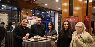 dunya-tiyatro-gunune-karar-damgasi.jpg